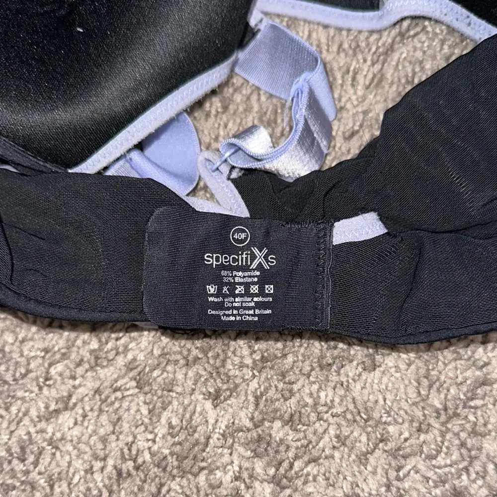 Black and White Sports Bras with Adjustable Straps Size undefined - Image 4