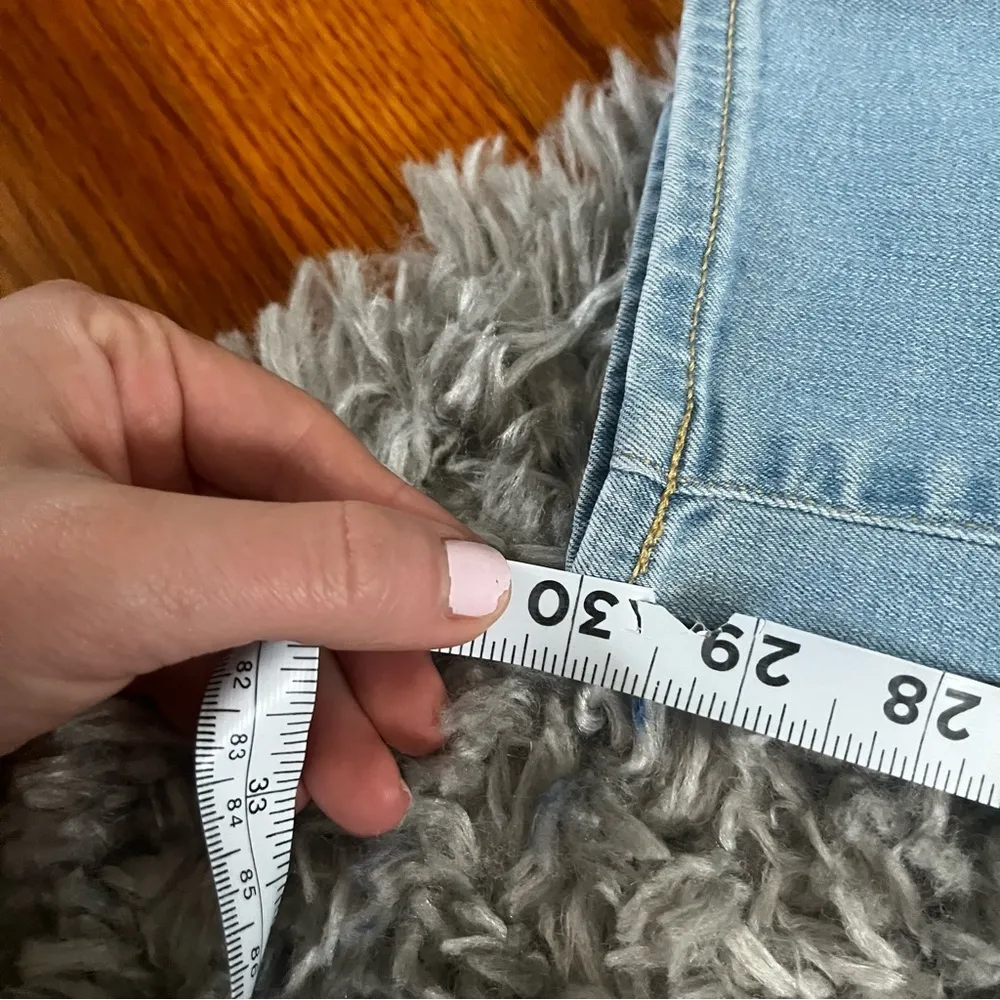 Old navy rockstar mid rise skinny jeans size 8 regular - Image 2