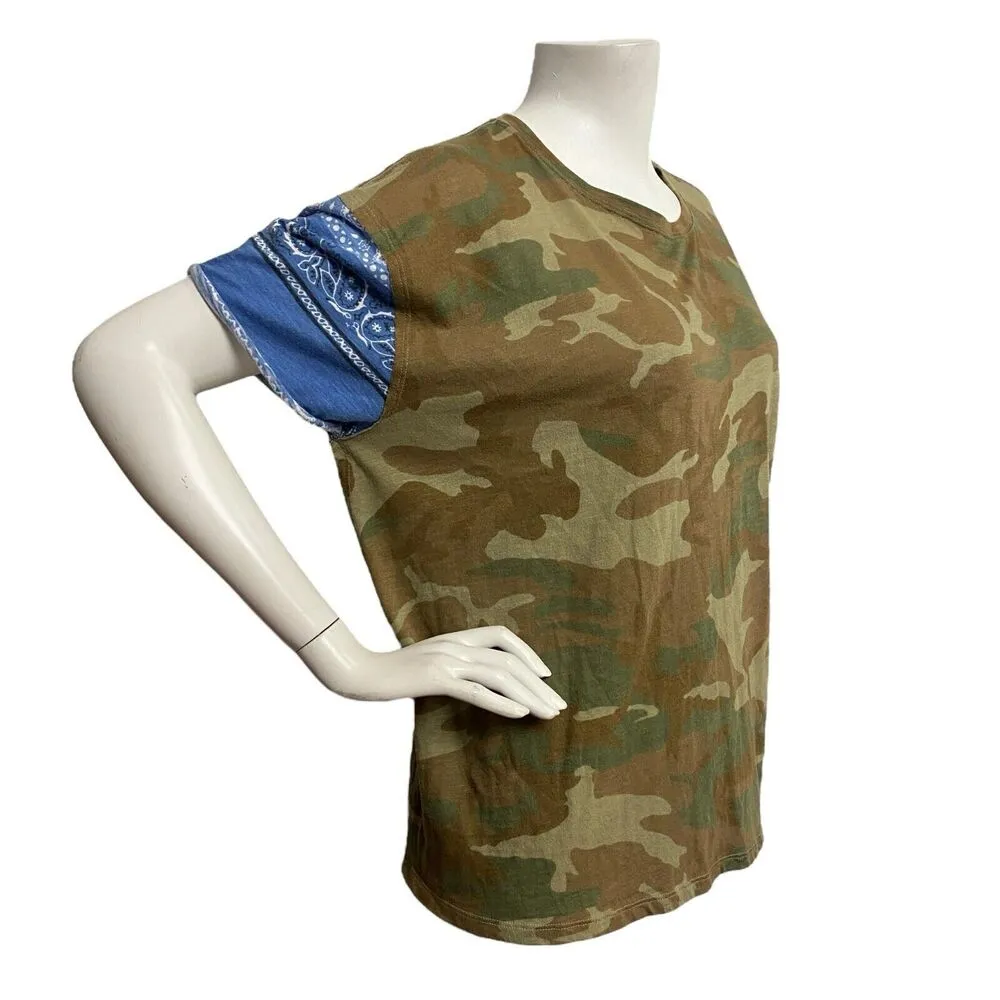We The Free Women's Short Sleeve T-shirt Camo Bandana Pattern Size Xs Oversized - Image 2