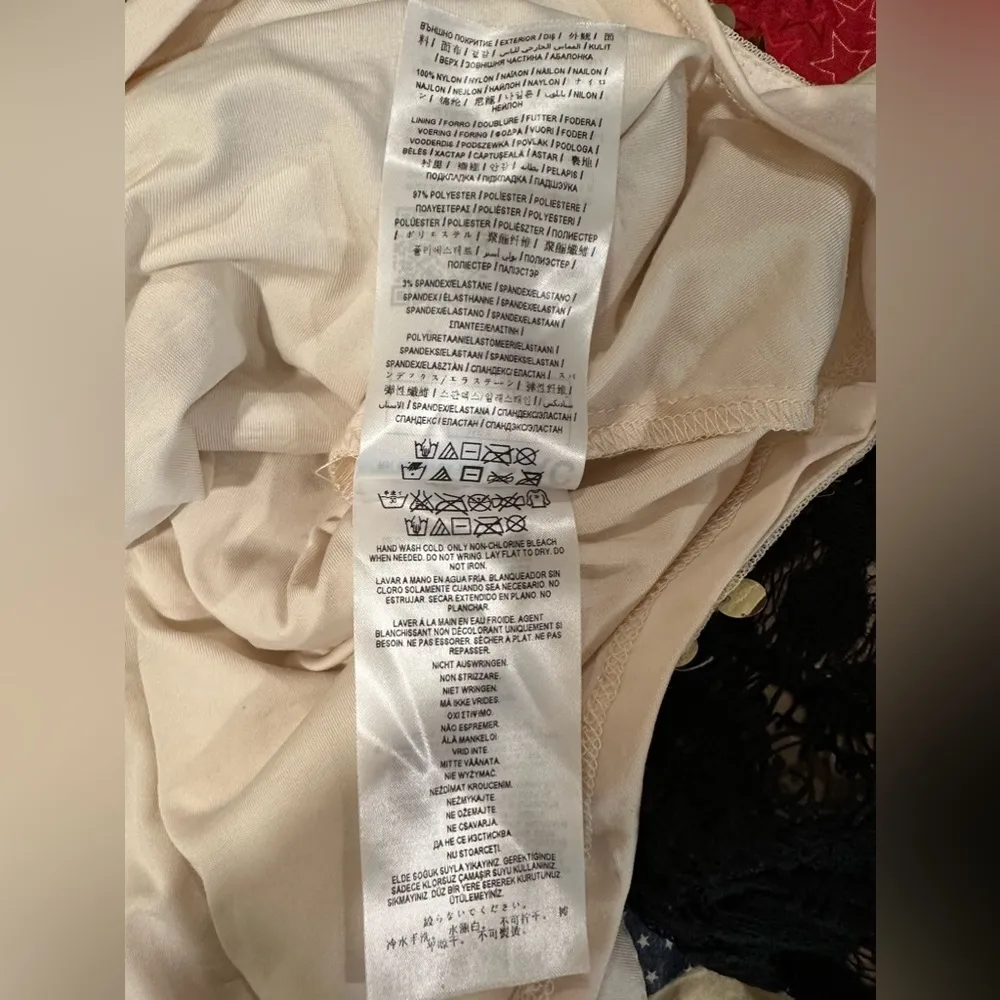 EUC Guess GOLD SEQUENCE MINI DRESS SZ XS - Image 7