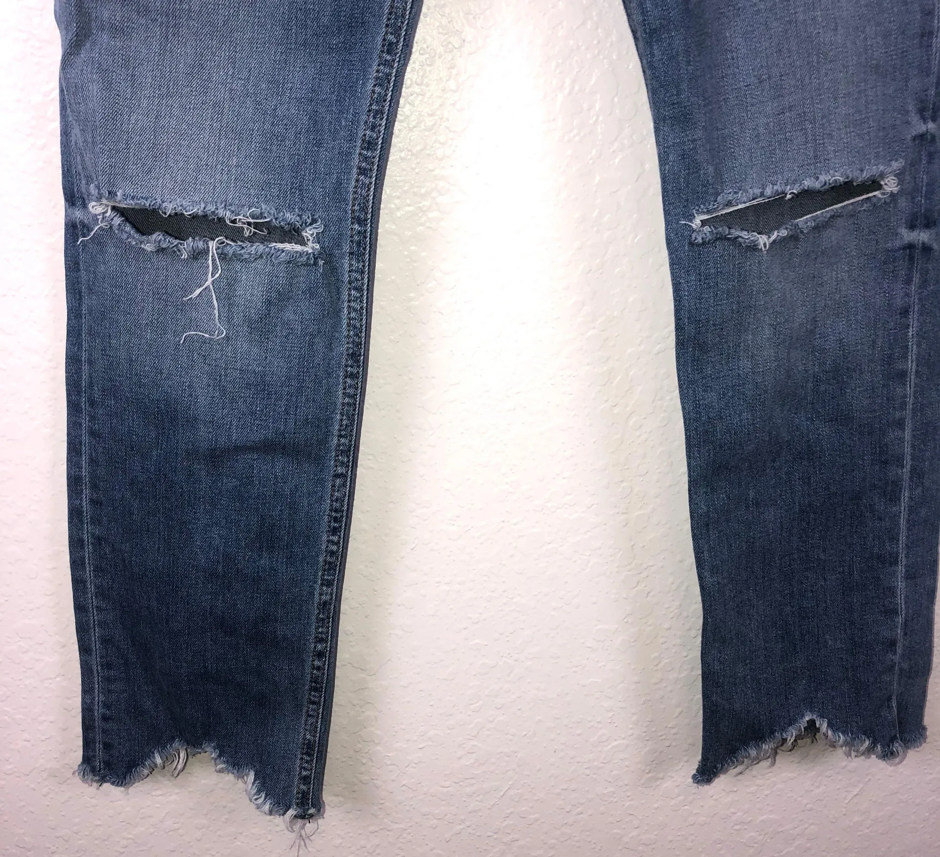 Rag and Bone Distressed Dre Capri Cropped Jean - Image 9