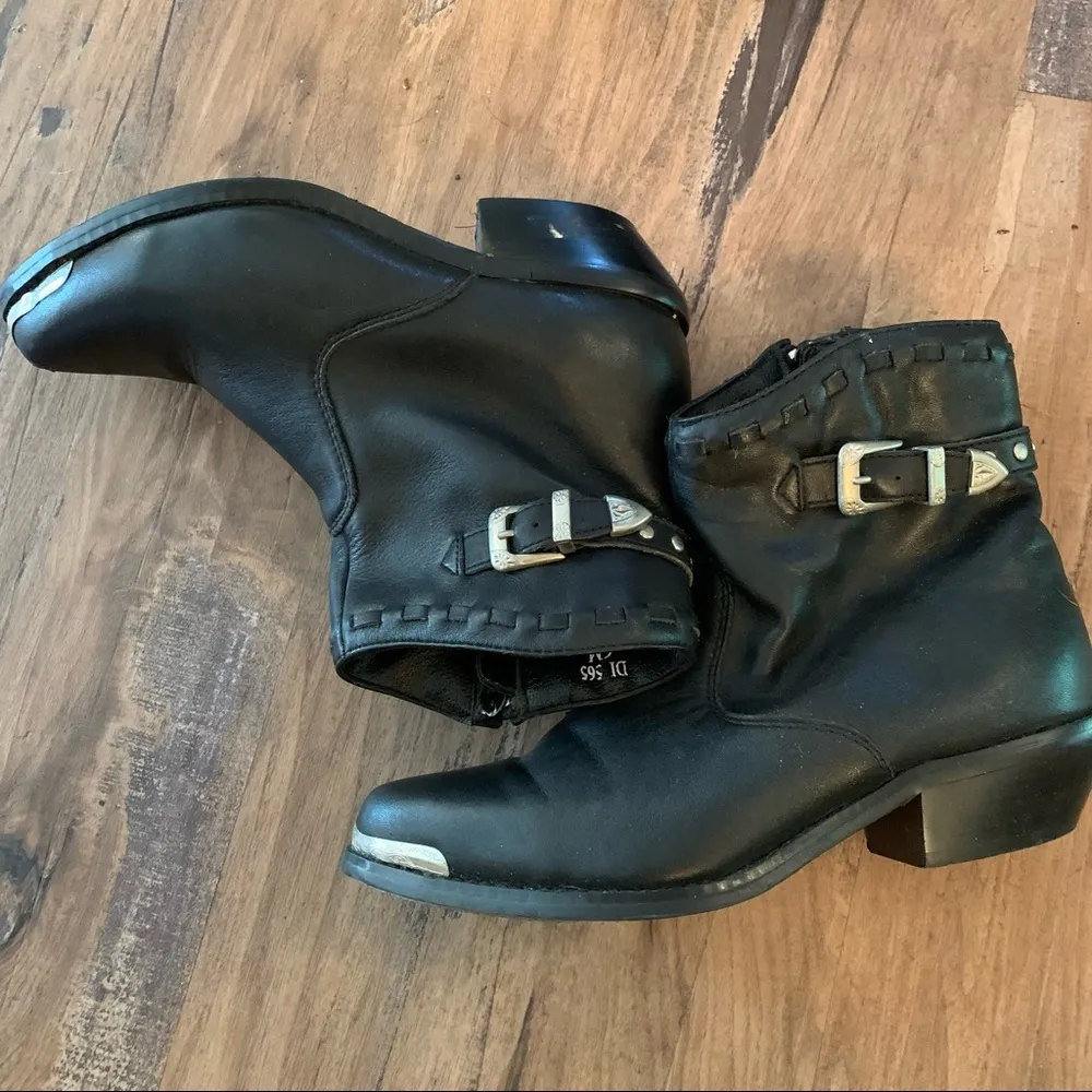 DINGO WOMEN 6 M BUCKLE STRAP BLACK LEATHER COWBOY/BOOTIES/ANKLE BOOTS - Image 8