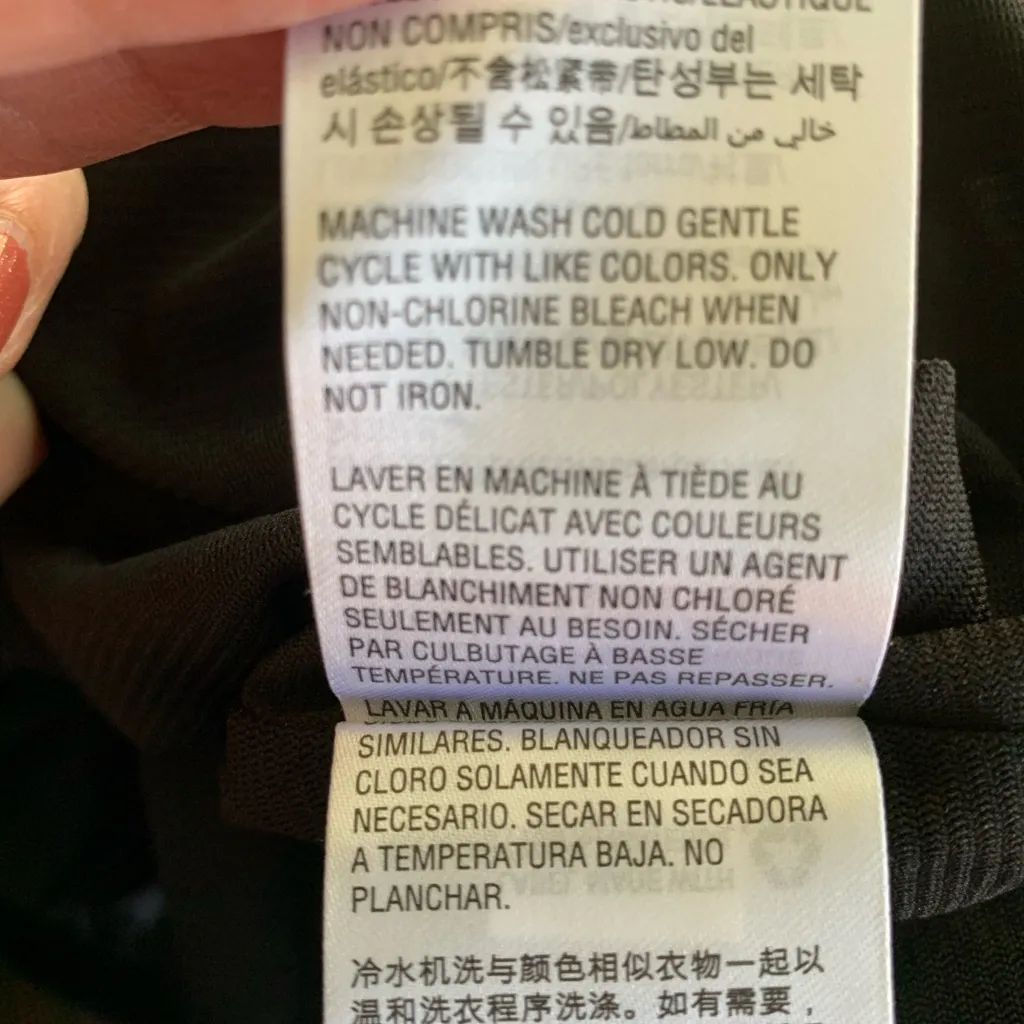 New INC Black and White Mosaic Peony Floral ruched pencil dress S - Image 10