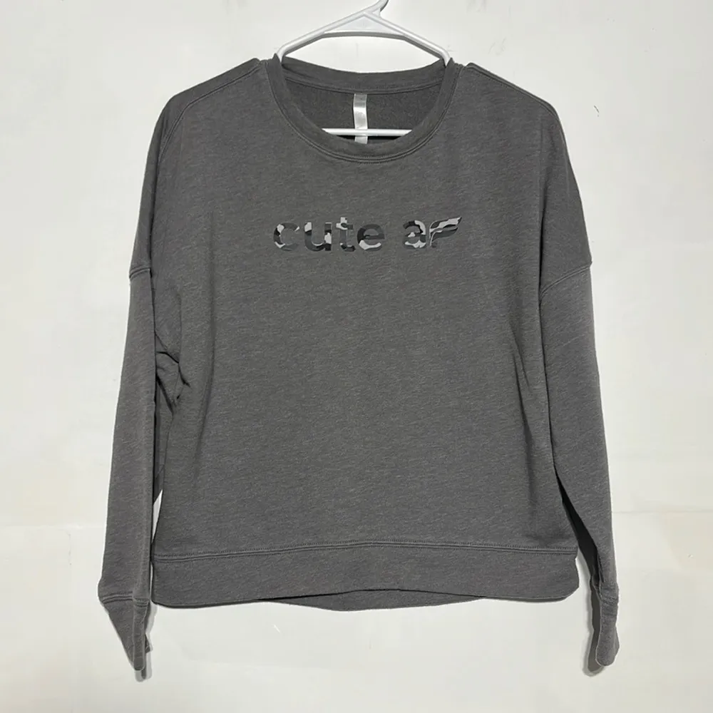 Fabletics Dark Grey Cute Af Camo Detail Crewneck Pullover Sweatshirt Size Small - Image 2