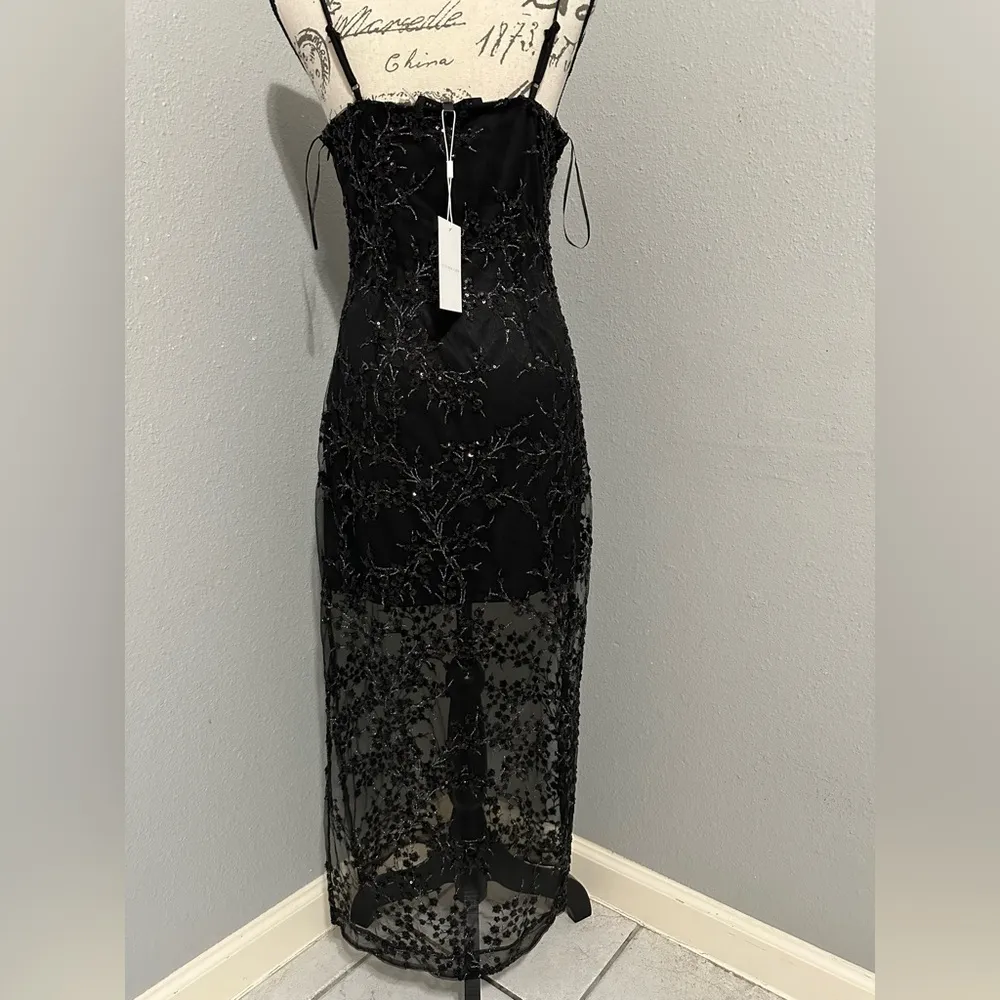 New with tags SEQUINS EMBROIDERED COCKTAIL DRESS
Elegant by endless rose - Image 7