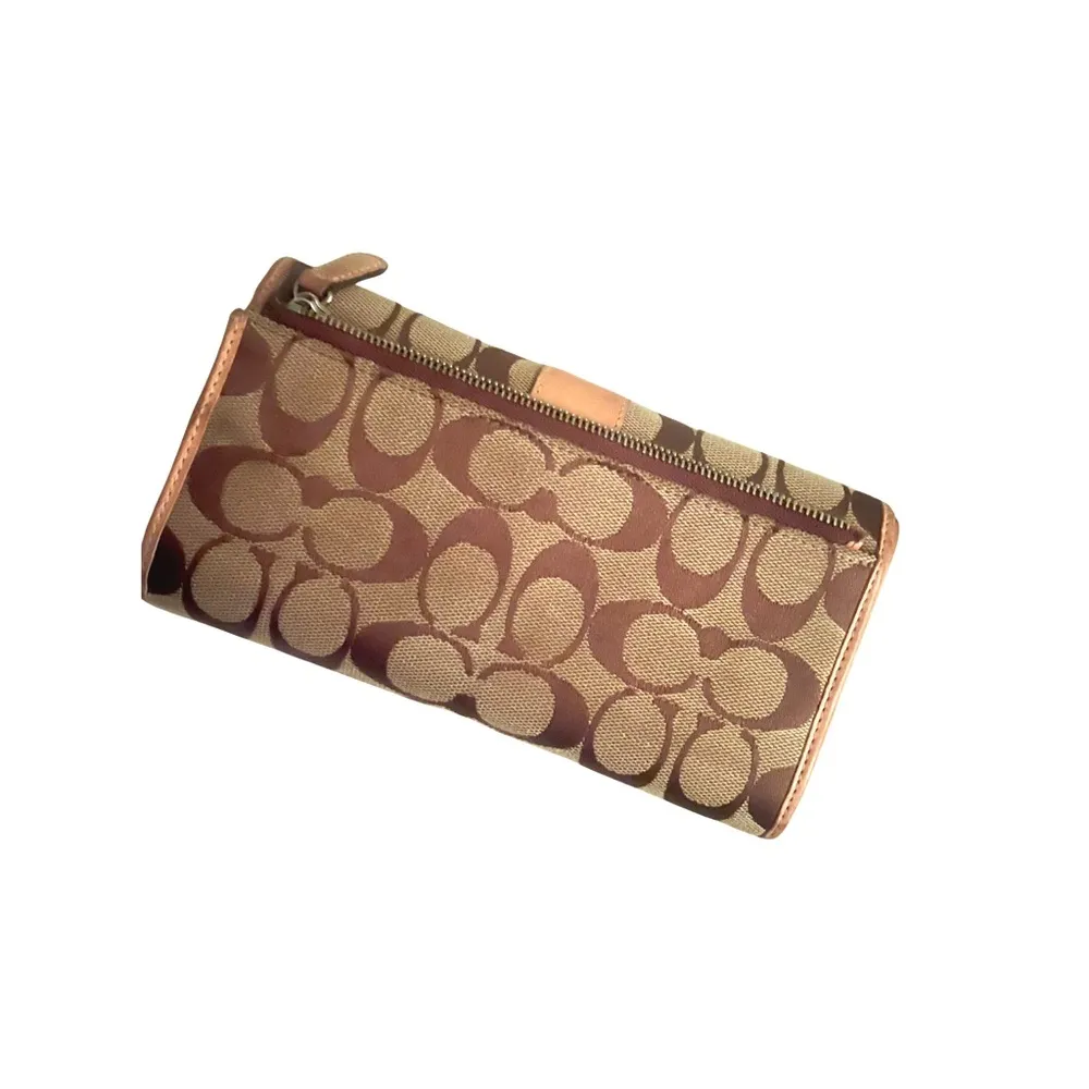 VINTAGE COACH BROWN TAN COGNAC SIGNATURE LOGO LEATHER CANVAS LONG TRIFOLD WALLET - Image 2