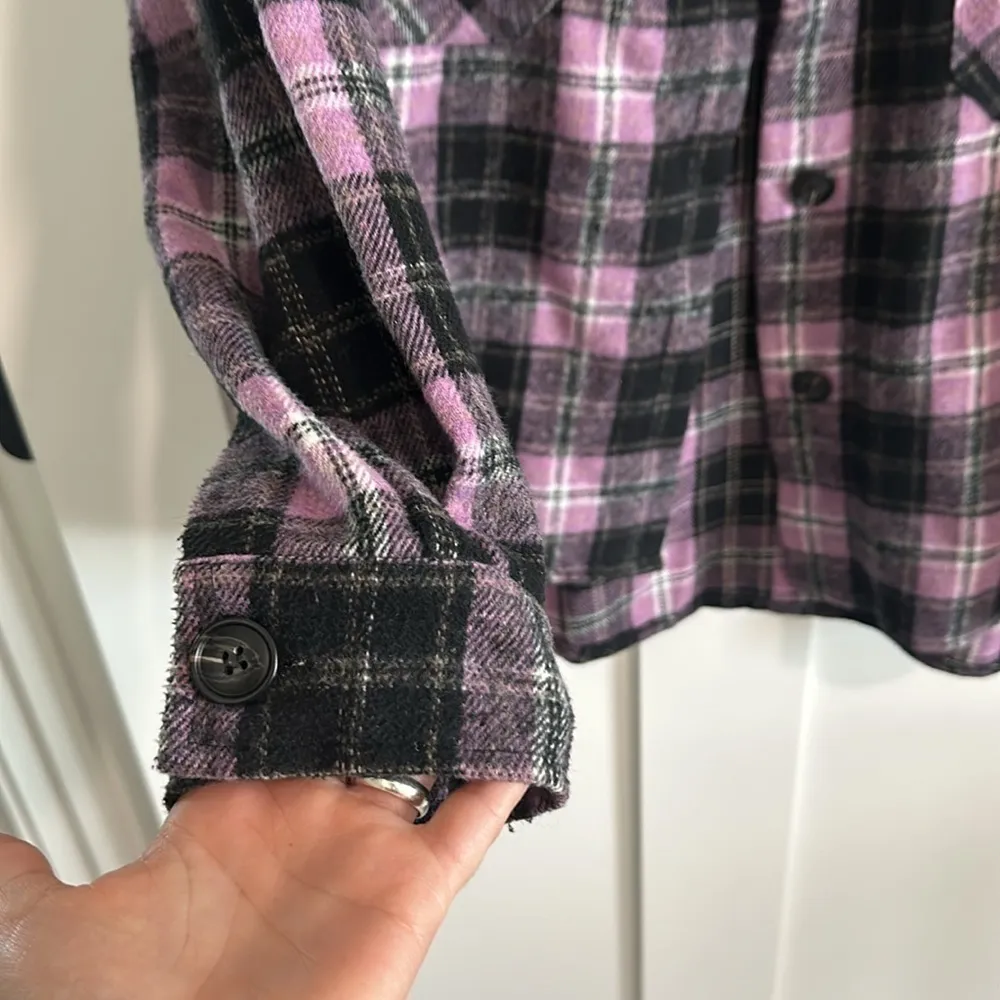 Timing size Medium purple black grey white plaid flannel. Button up High low EUC - Image 3