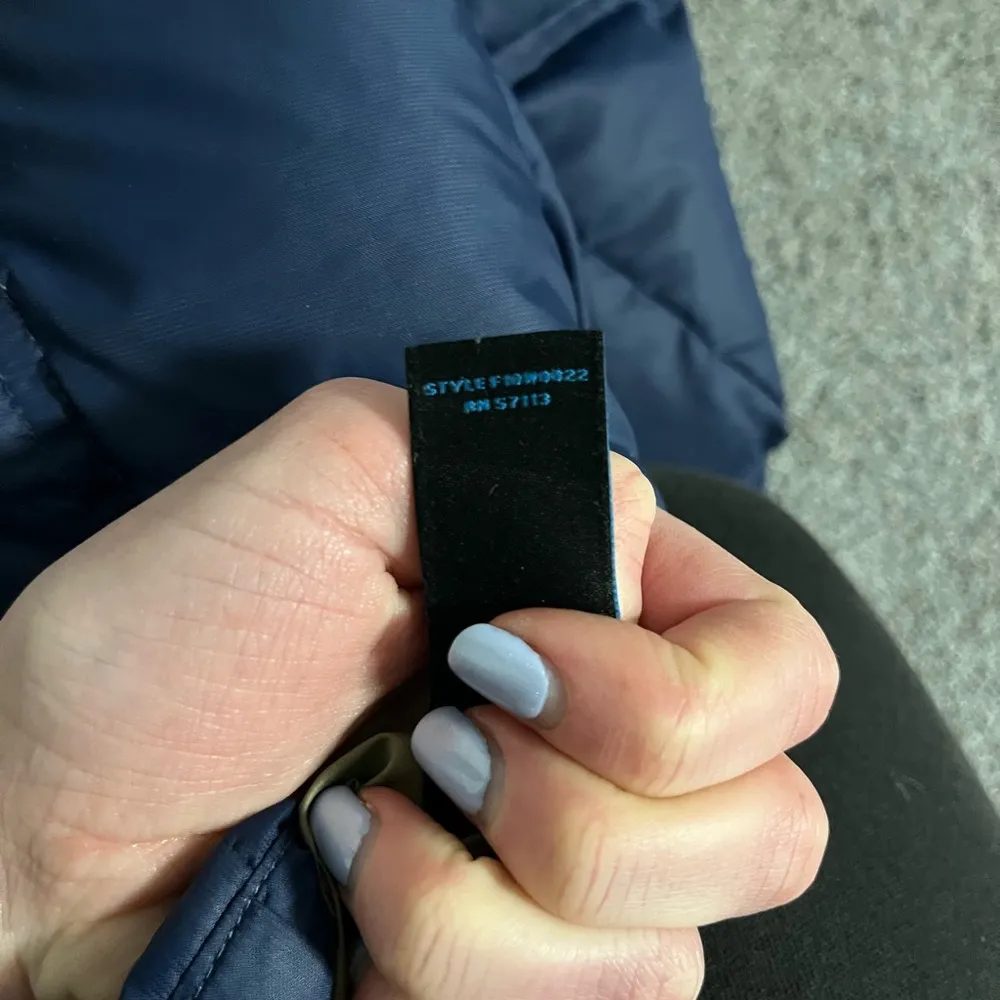 EASTERN MOUNTAIN SPORTS (EMS) Women’s down puffy coat parka with fur hood - Image 6