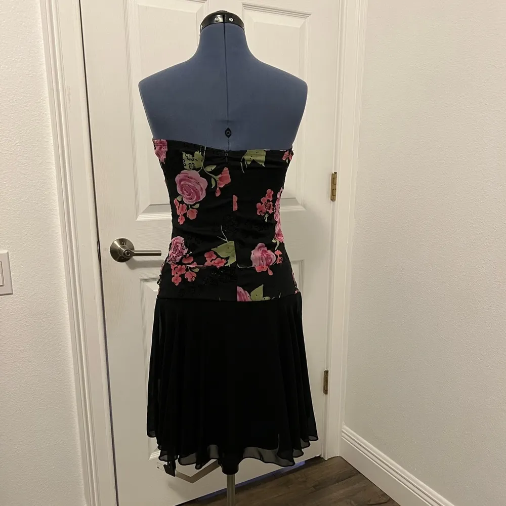 Strapless black and pink floral cocktail dress - Image 2