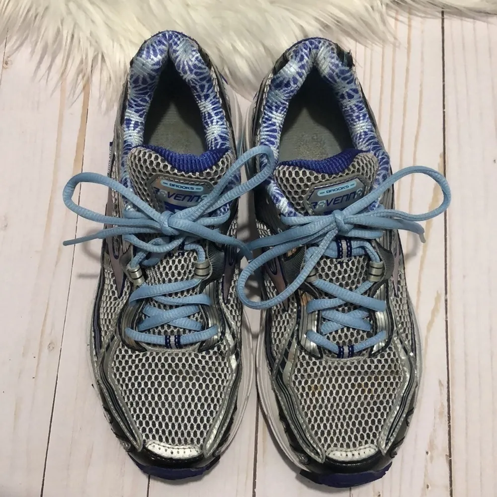 Brooks Ravenna 3 running shoes size 7.5 - Image 2