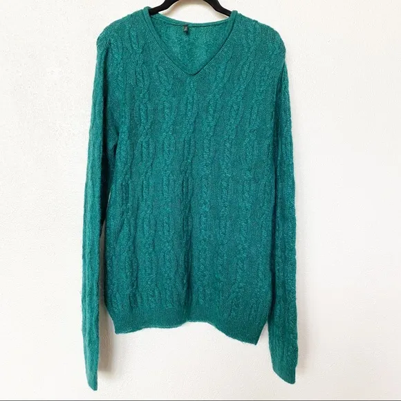 Benetton Green V-Neck Braid Cable Pattern Sweater Size Large - Image 2