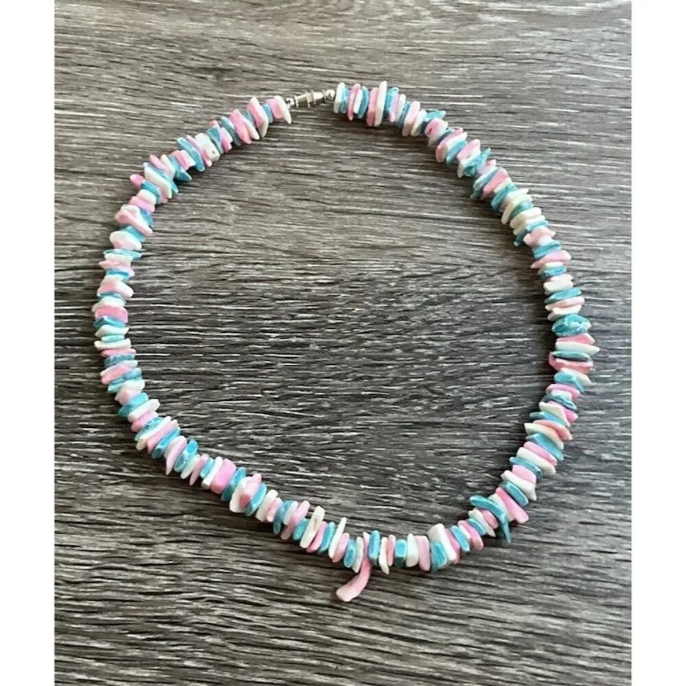 Vintage Puka Shell Chipped Necklace White Pink Light Blue Beach Summer - Image 7