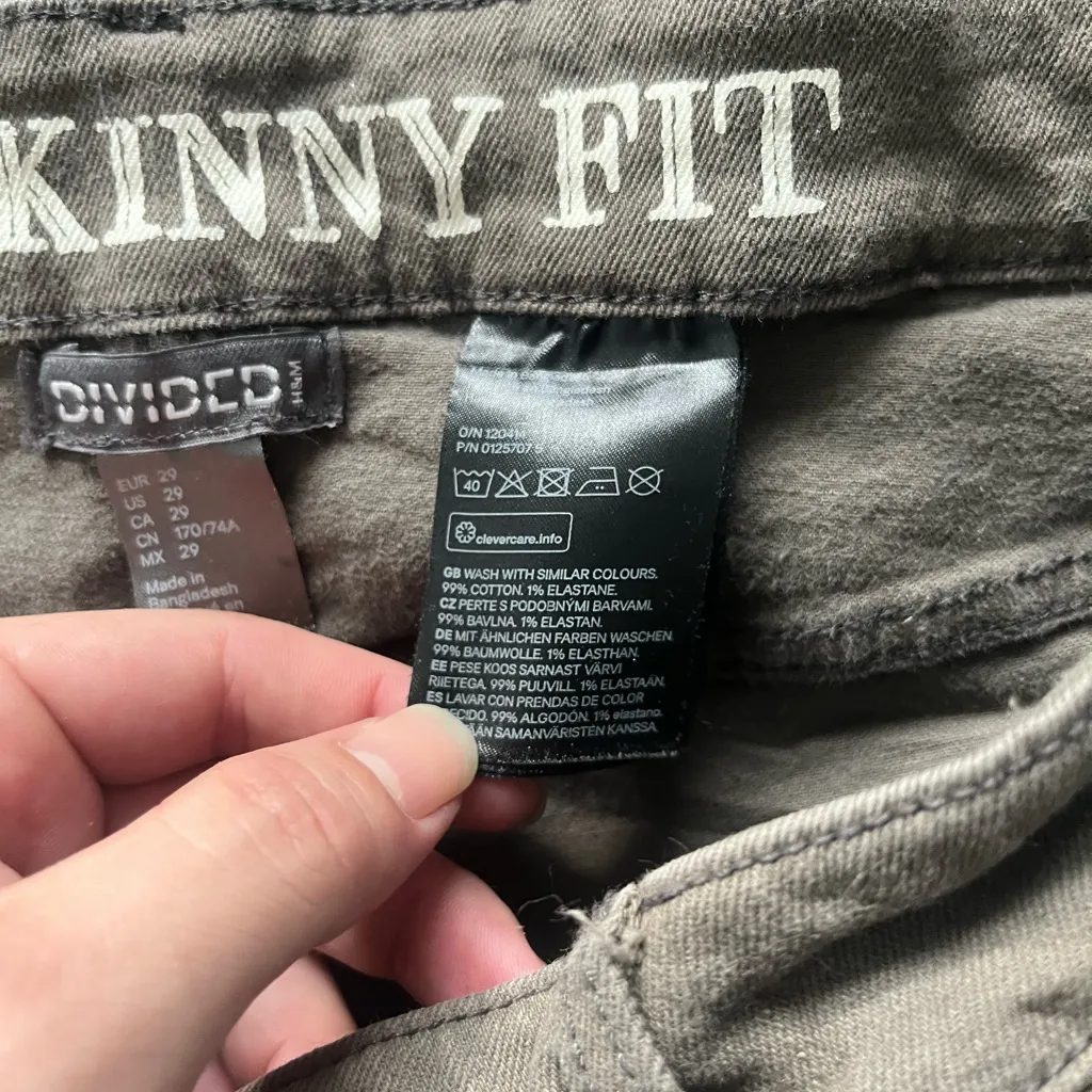 H&M Divided Super Skinny Jeans Mid Rise Olive Green Women’s 29 Distressed Hem - Image 15