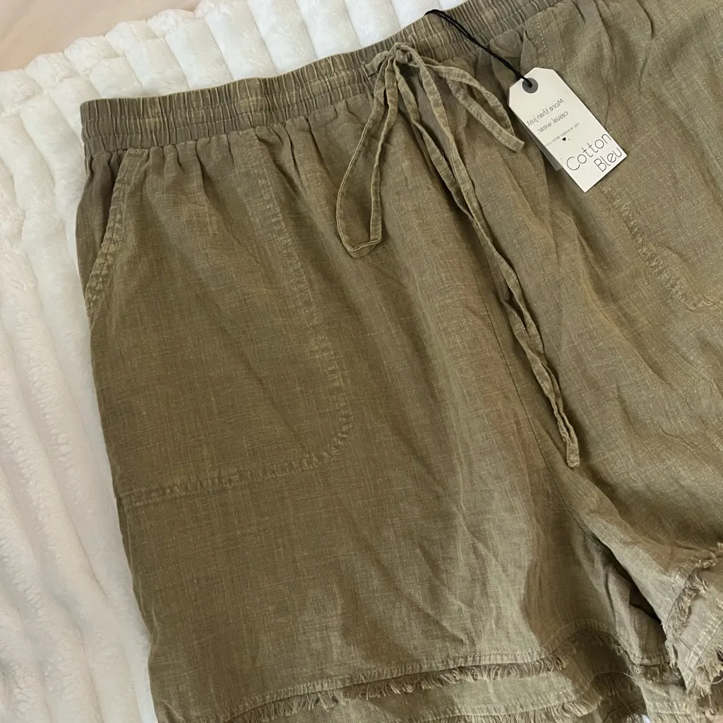 NWT Cotton Bleu Women's Green Shorts Size 3X - Image 4