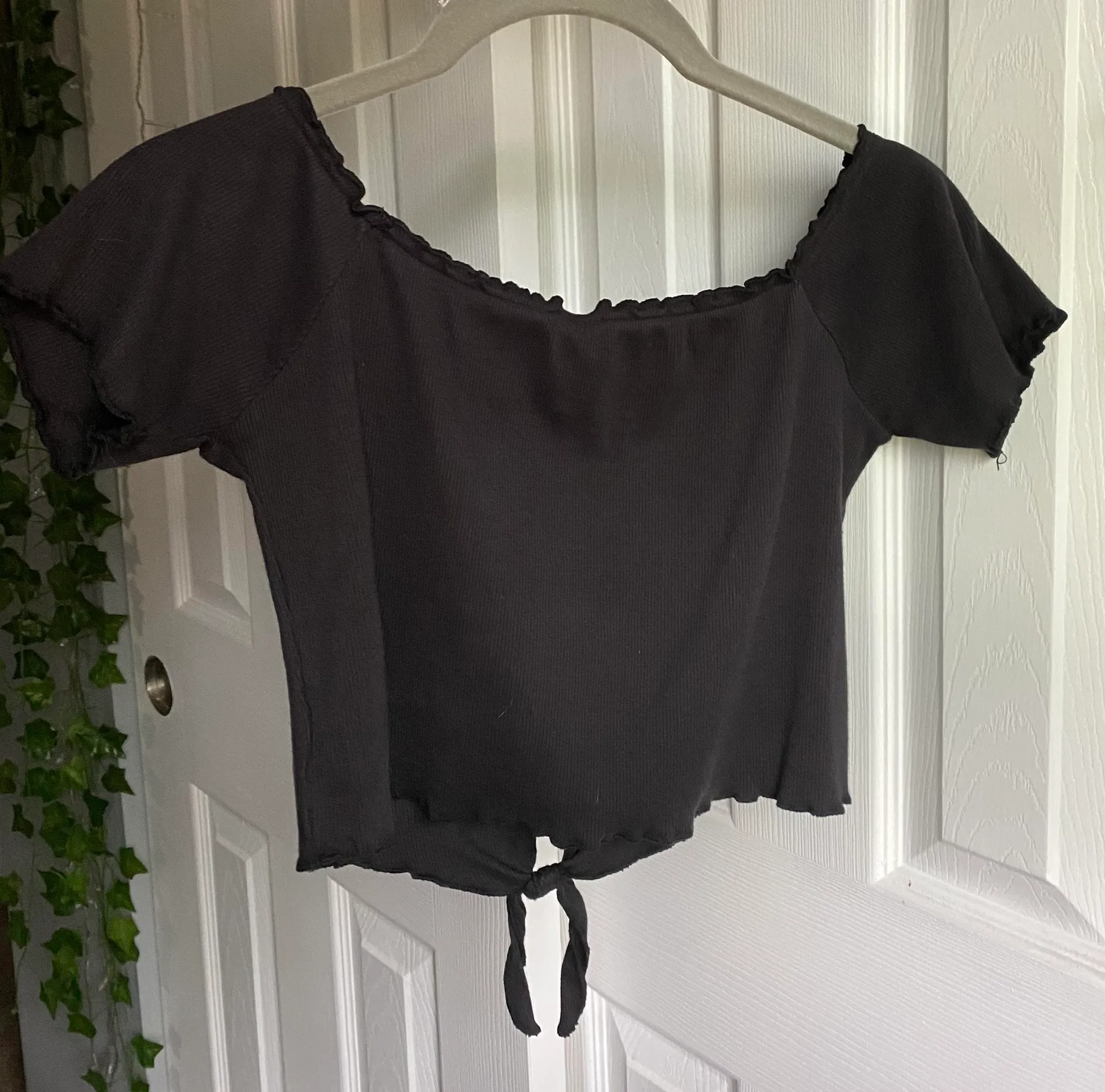 Ruffled Crop Top - Image 4