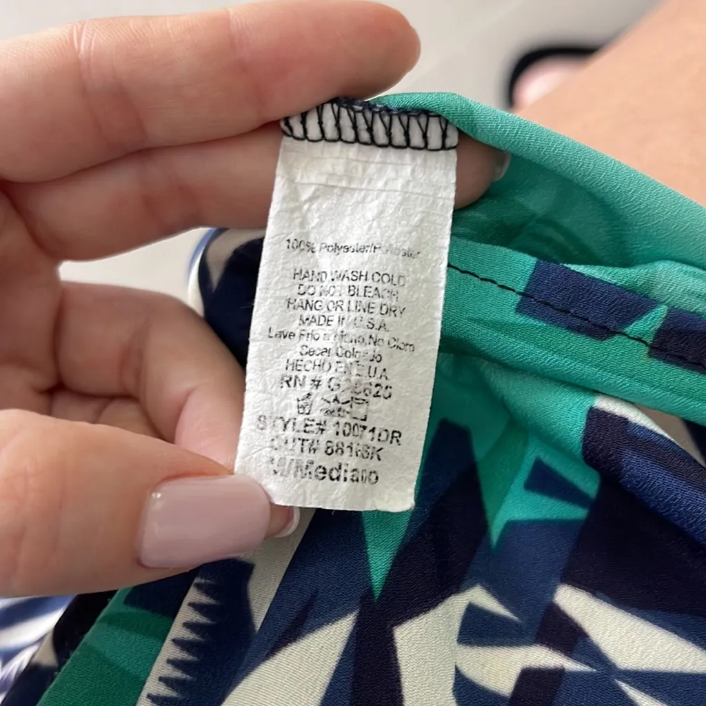 NWOT WOMEN MEDIUM NAVY BLUE ROMPER TRIBAL GEOMETRIC RED YELLOW GREEN LOOSE FIT - Image 5