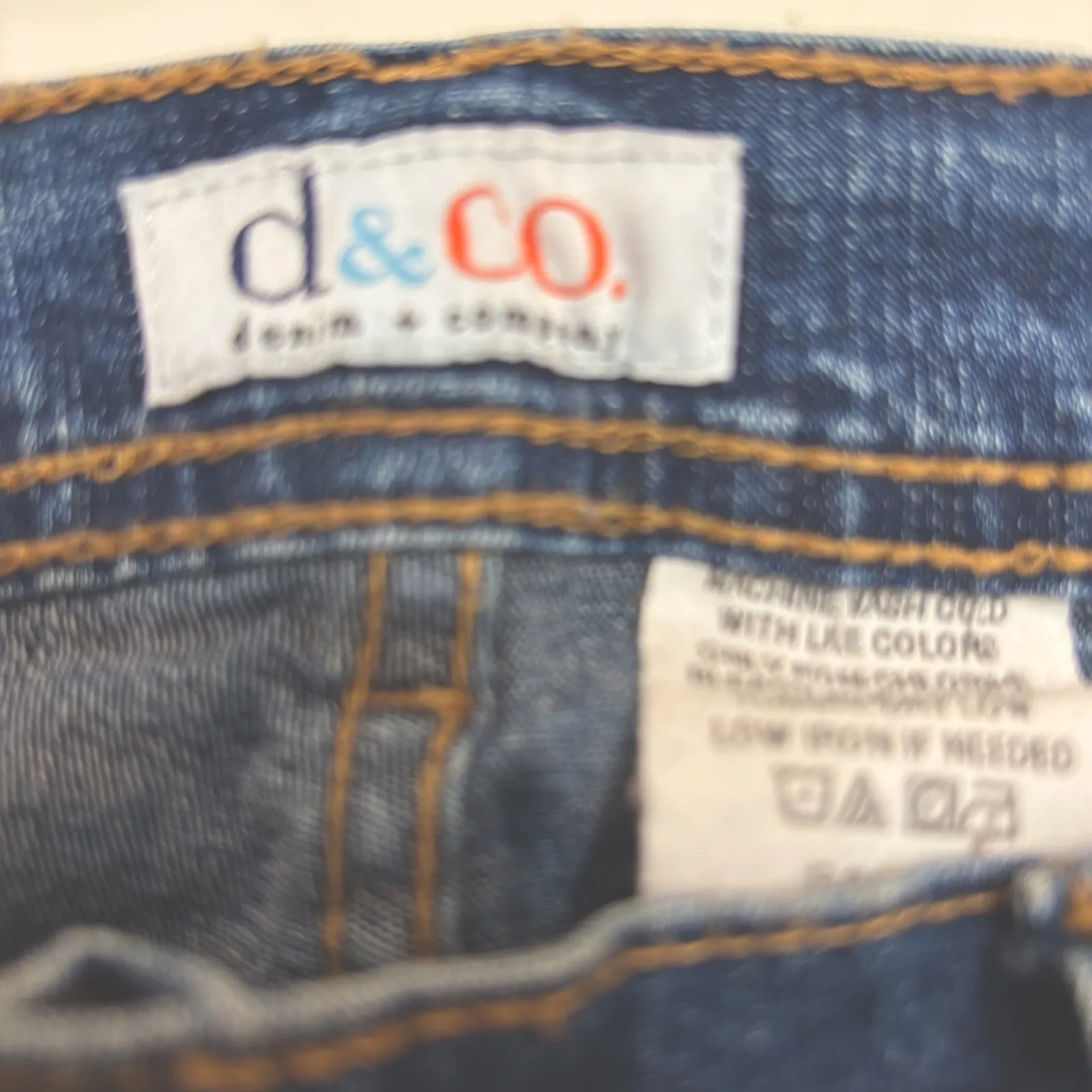 Denim and Company Bootcut Jeans‎ 6P Blue Denim Dark Stretch Mid Rise mom Jean - Image 7