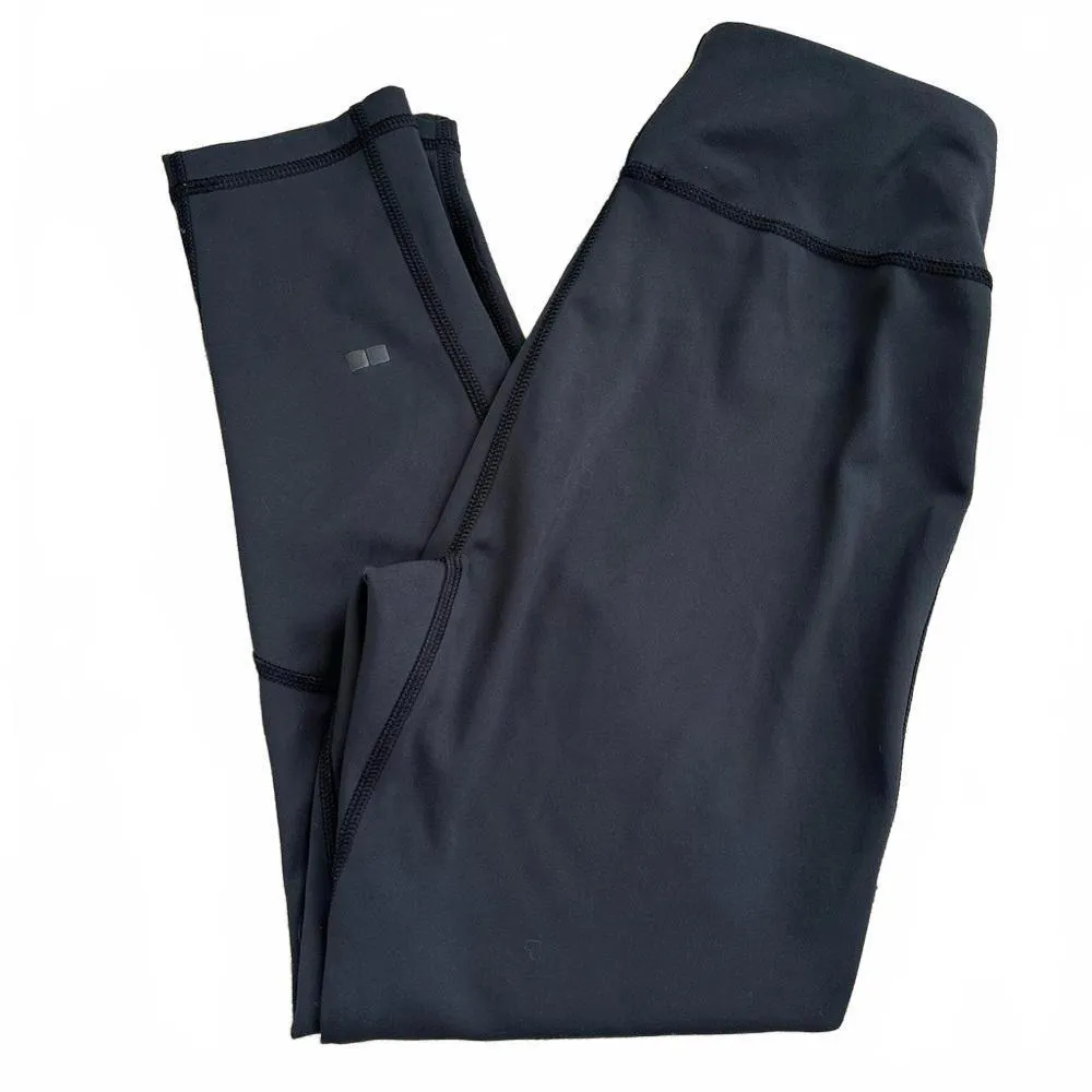 Uniqlo AIRism Cropped Leggings Black XS - Image 4