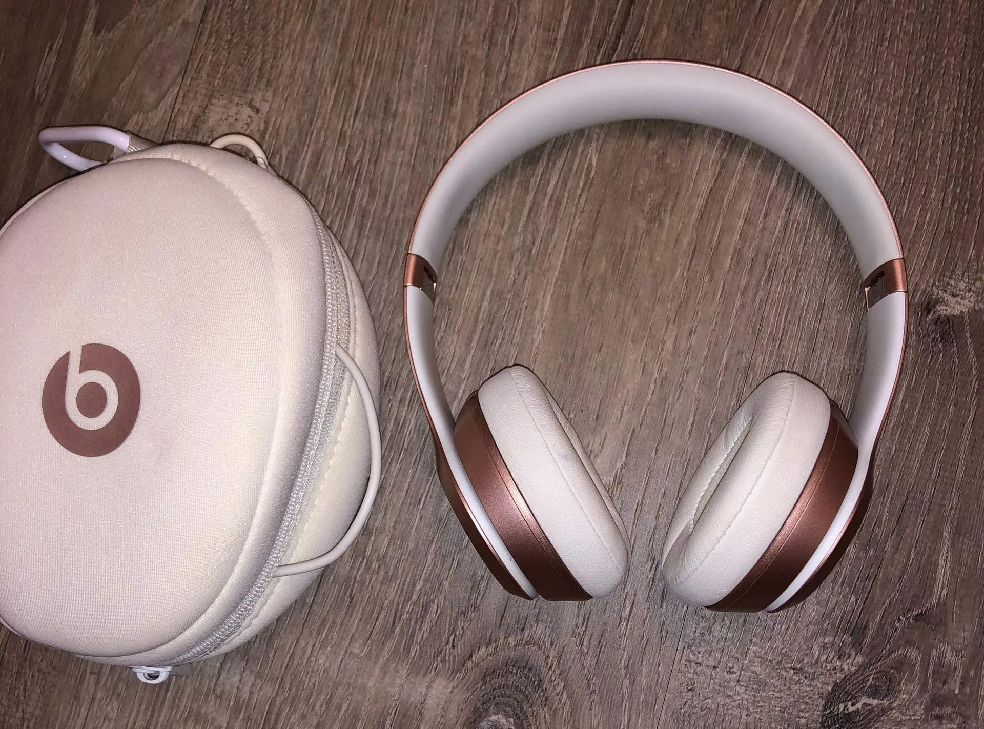 Beats by Dre Solo Wireless - Image 2