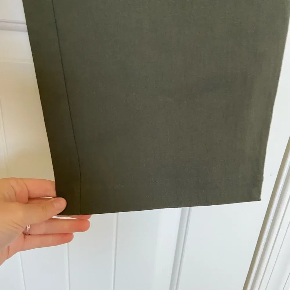 EUC | Chadwicks women’s elastic waistband straight leg pants — size 8 - Image 3