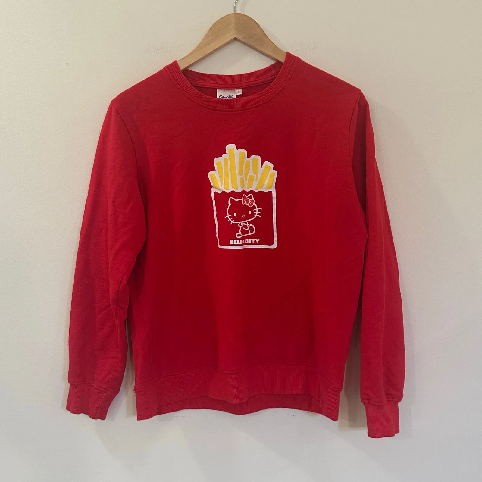 Sanrio Red Hello Kitty French Fry Sweatshirt sz L - Image 6