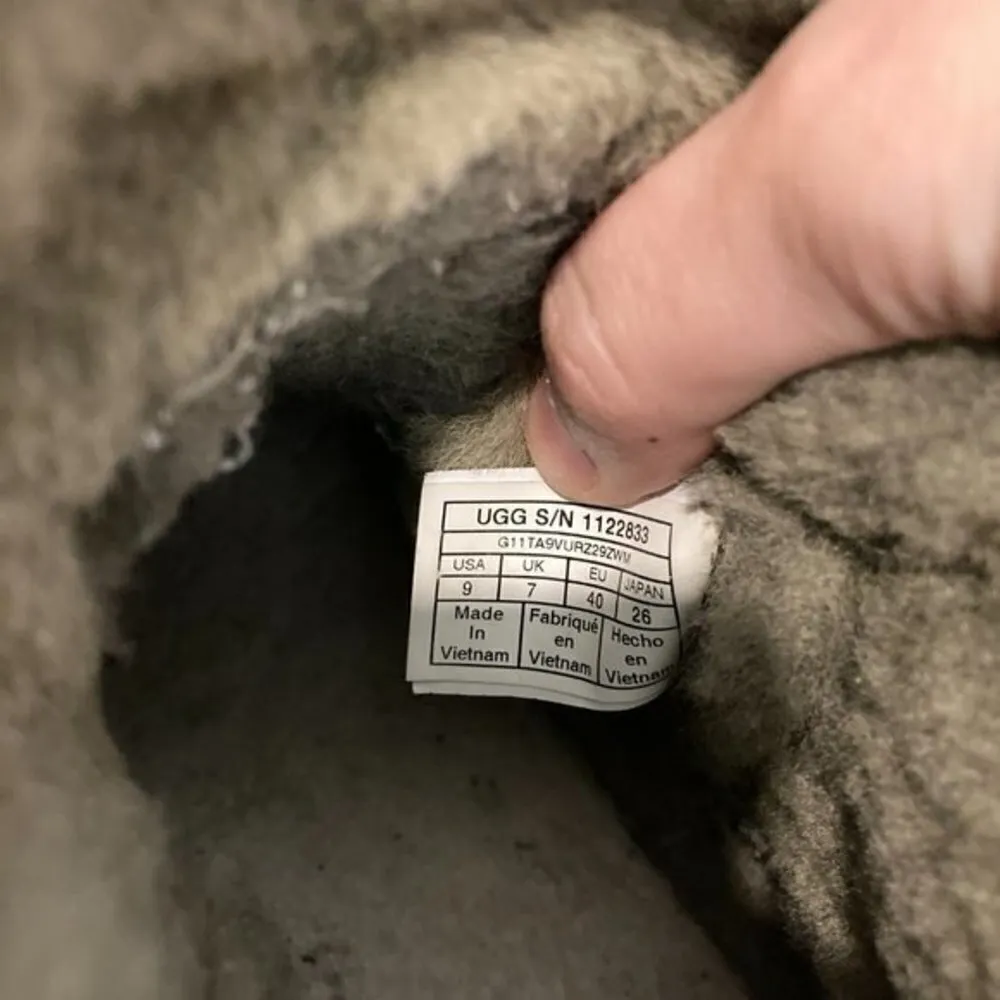 UGG Women's Romely Buckle Fashion Boot Size 9 - Image 7