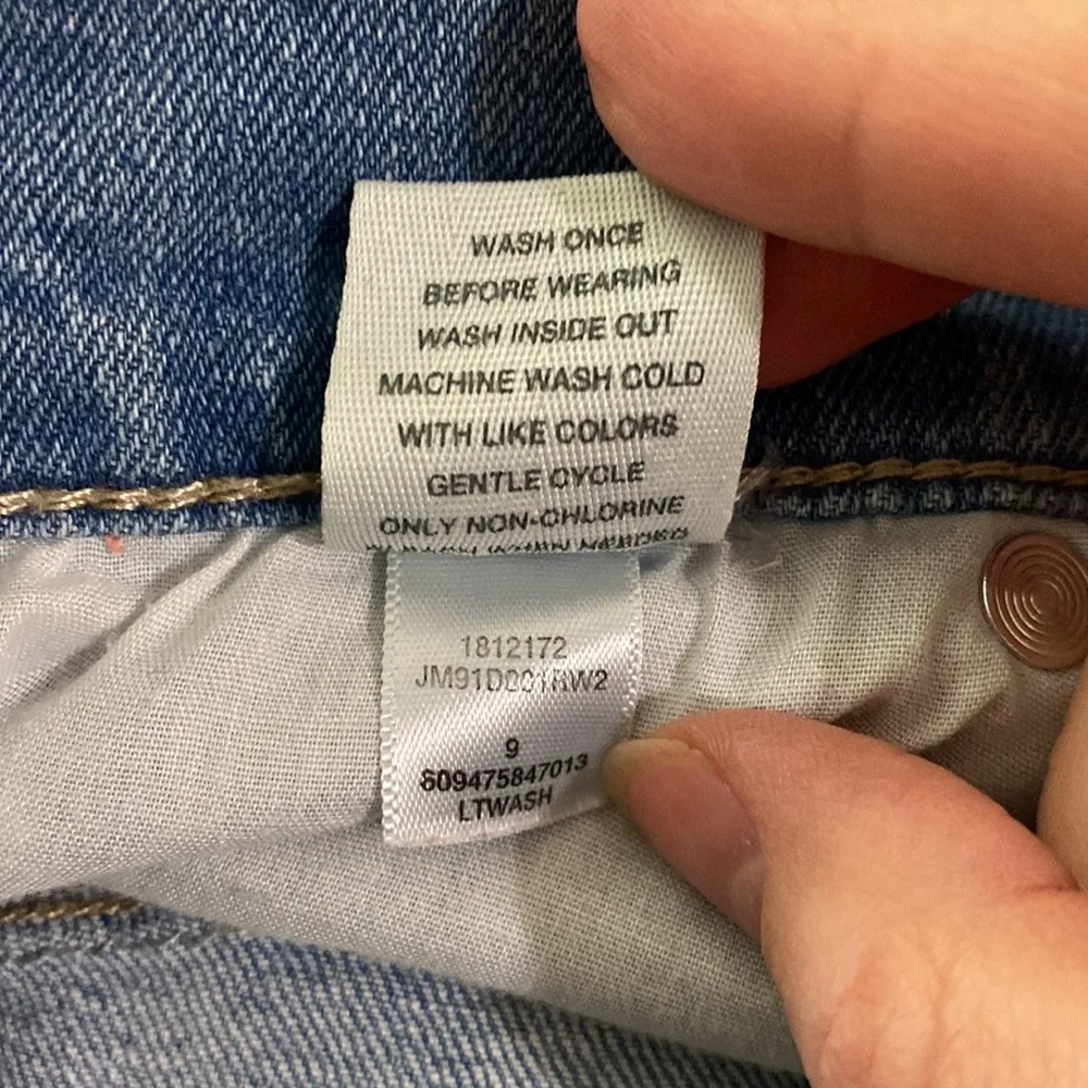 Mudd Flx stretch distressed light wash mini shorts with rips junior size 9 - Image 8