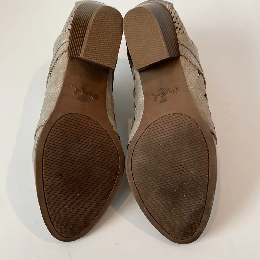 Qupid Tan Heeled Ankle Boots. Size 7.5. - Image 8