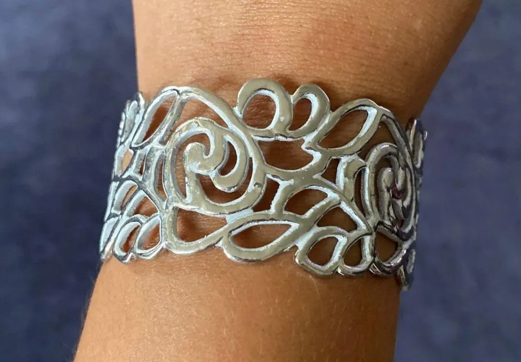 Silver Fashion Bracelet  New - Image 2