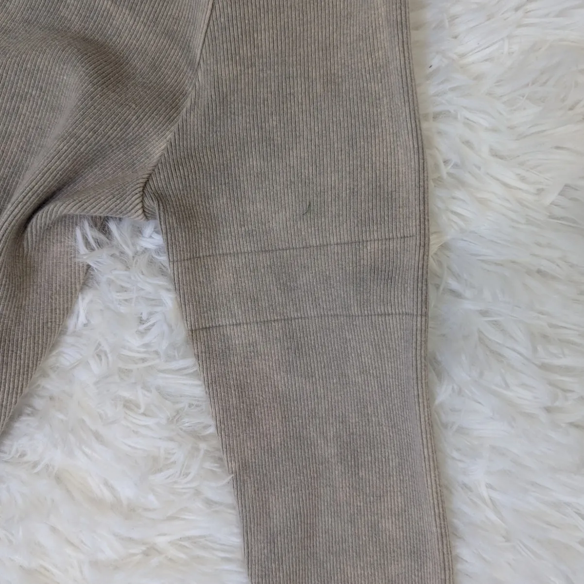 LA Luxe Rib Knit Long Sleeve Bodysuit Gray Beige Size L Brown Size L - Image 6