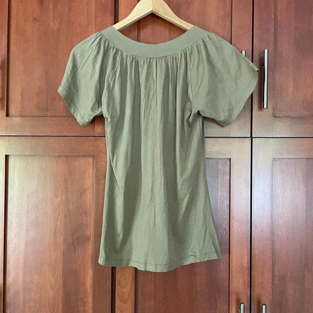 Da Nang Short Sleeve V-Neck Cotton T Shirt Size XS NEW - Image 4