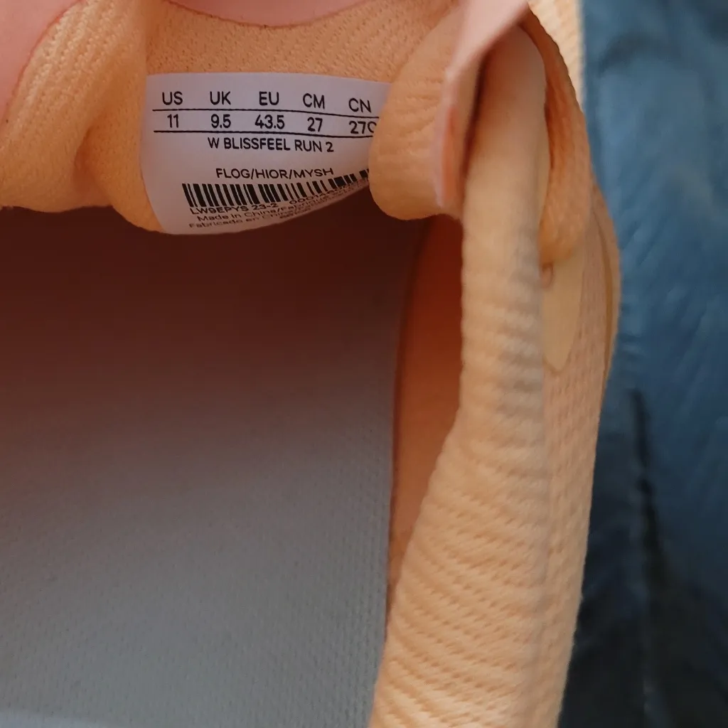 Lululemon  W Blissfeel Run Athletic Sneakers Women's Size 11 - Image 9