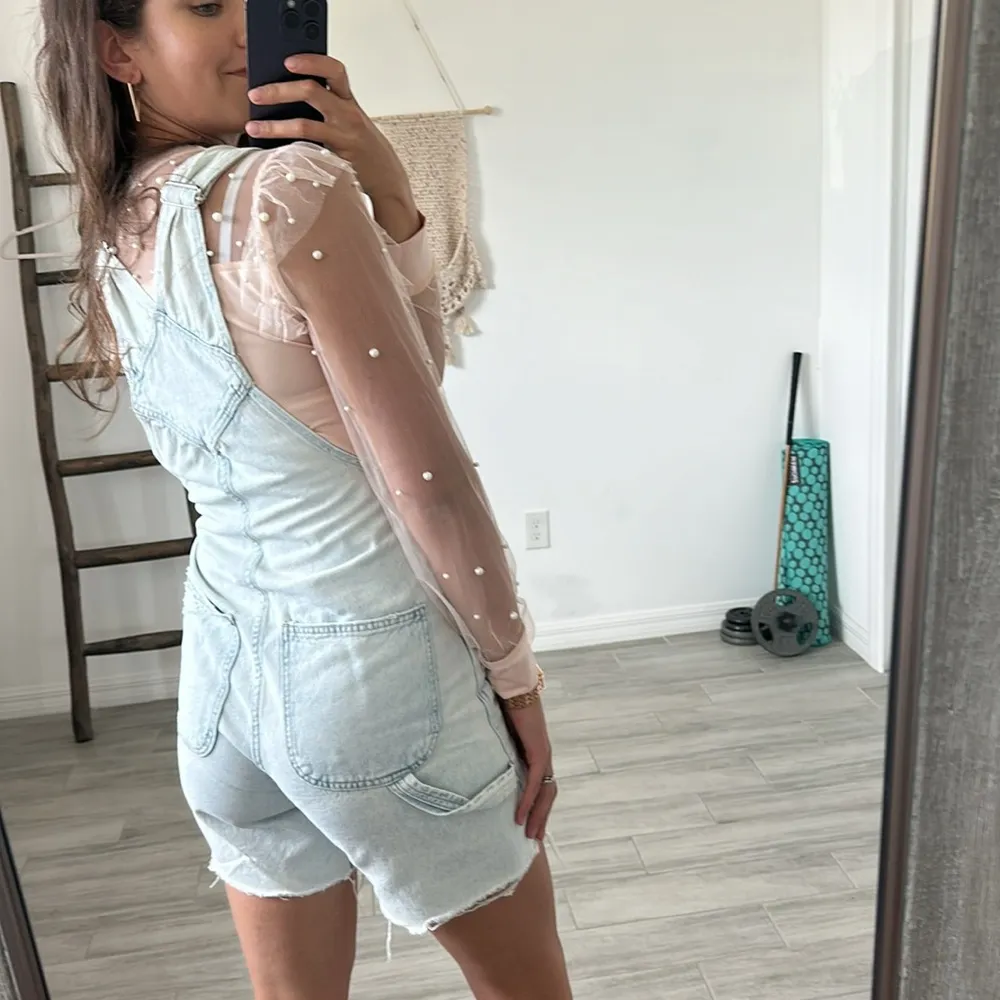 NWOT  light wash denim blue boho high rise 90’s overall Shorts size XS - Image 3