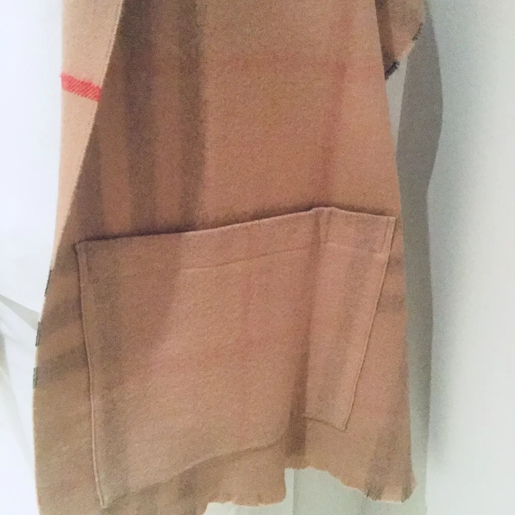 BURBERRY ST. HELEN REVERSIBLE POCKET STOLE/ SCARF. - Image 3