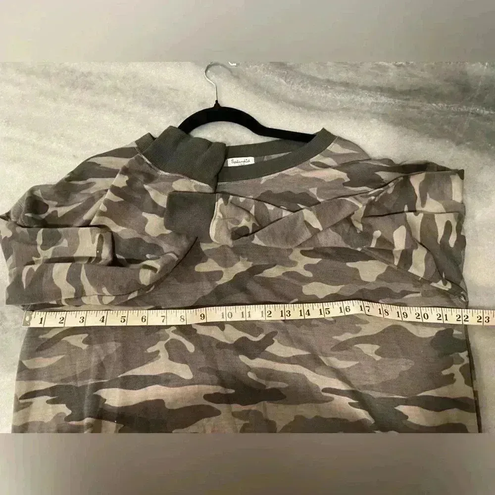 Splendid Women’s Lightweight Camo Crew Neck Pullover Ribbed Hem Cuffs Size Large - Image 3