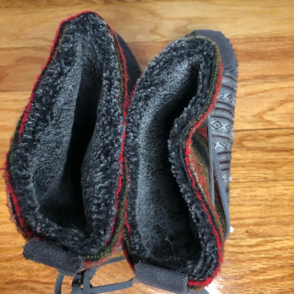 TOMS nepal boots red grey women’s‎ size 6. Boho bohemian aztec outdoor - Image 6