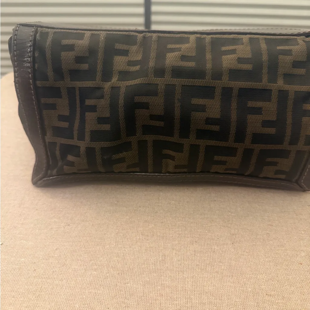 Fendi Vintage Women’s mini clutch logo thick mesh mini Bag *Authentic* - Image 2