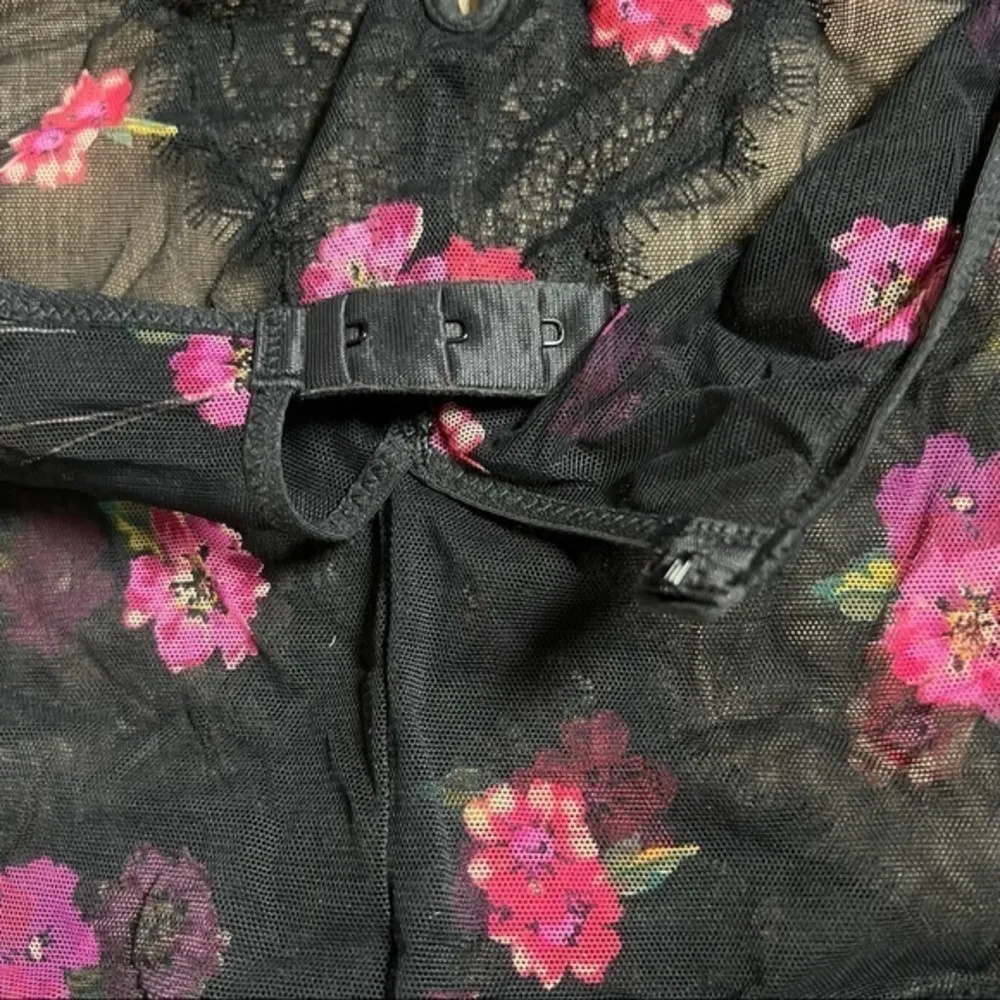 Victoria's Secret Campari Floral Lace Teddy Size M - Image 5