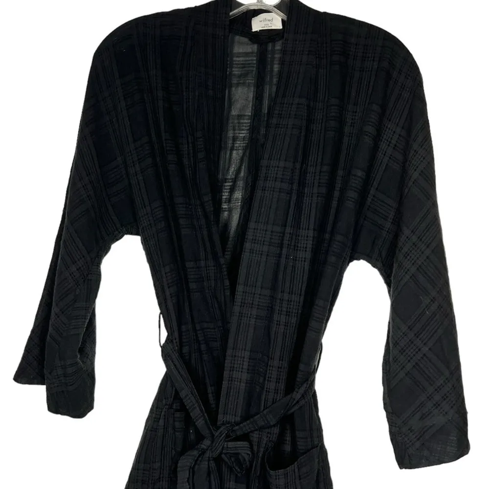 Wilfred Black Robe‎ - Image 2