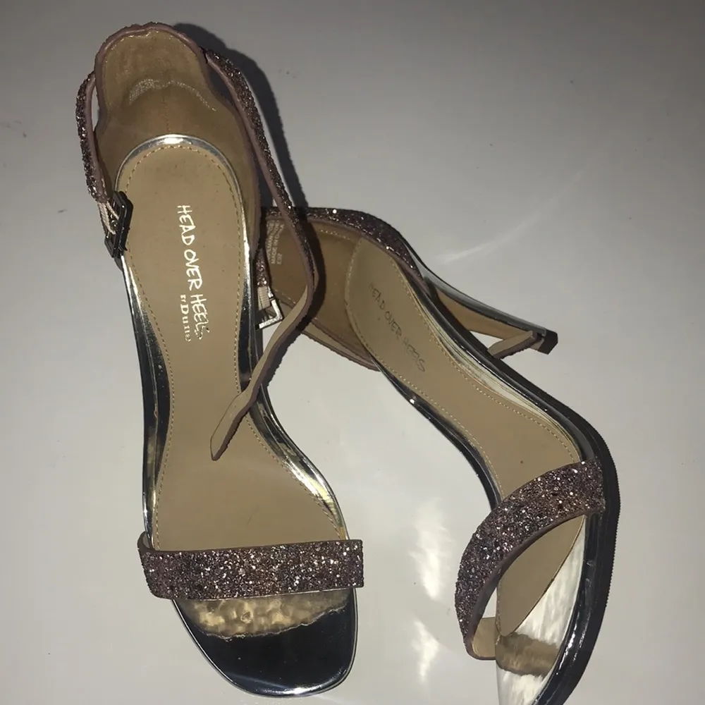 Head Over Heels by Dune - Image 3