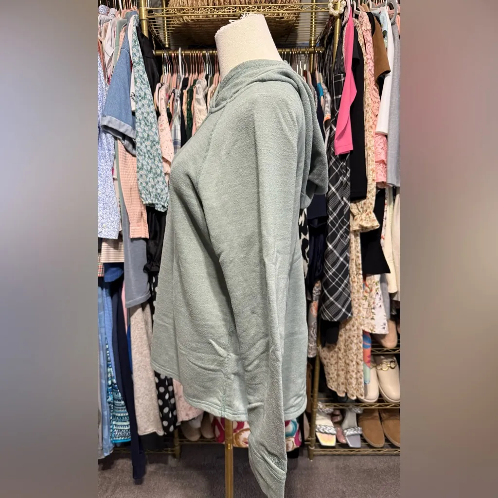 The North Face Femme Women’s Lightweight Hoodie - Image 2