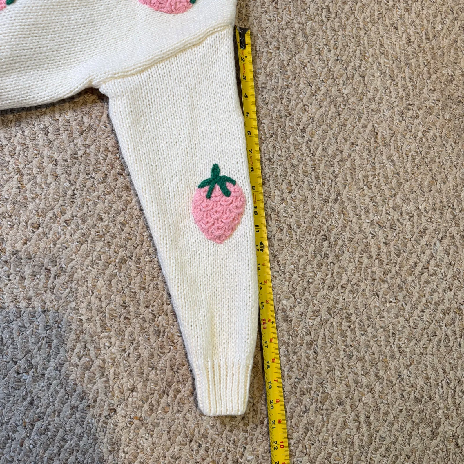 Luna Ivy Anthropologie Chunky Cozy Oversized Cream Knit Strawberry Sweater XS Pink - Image 8