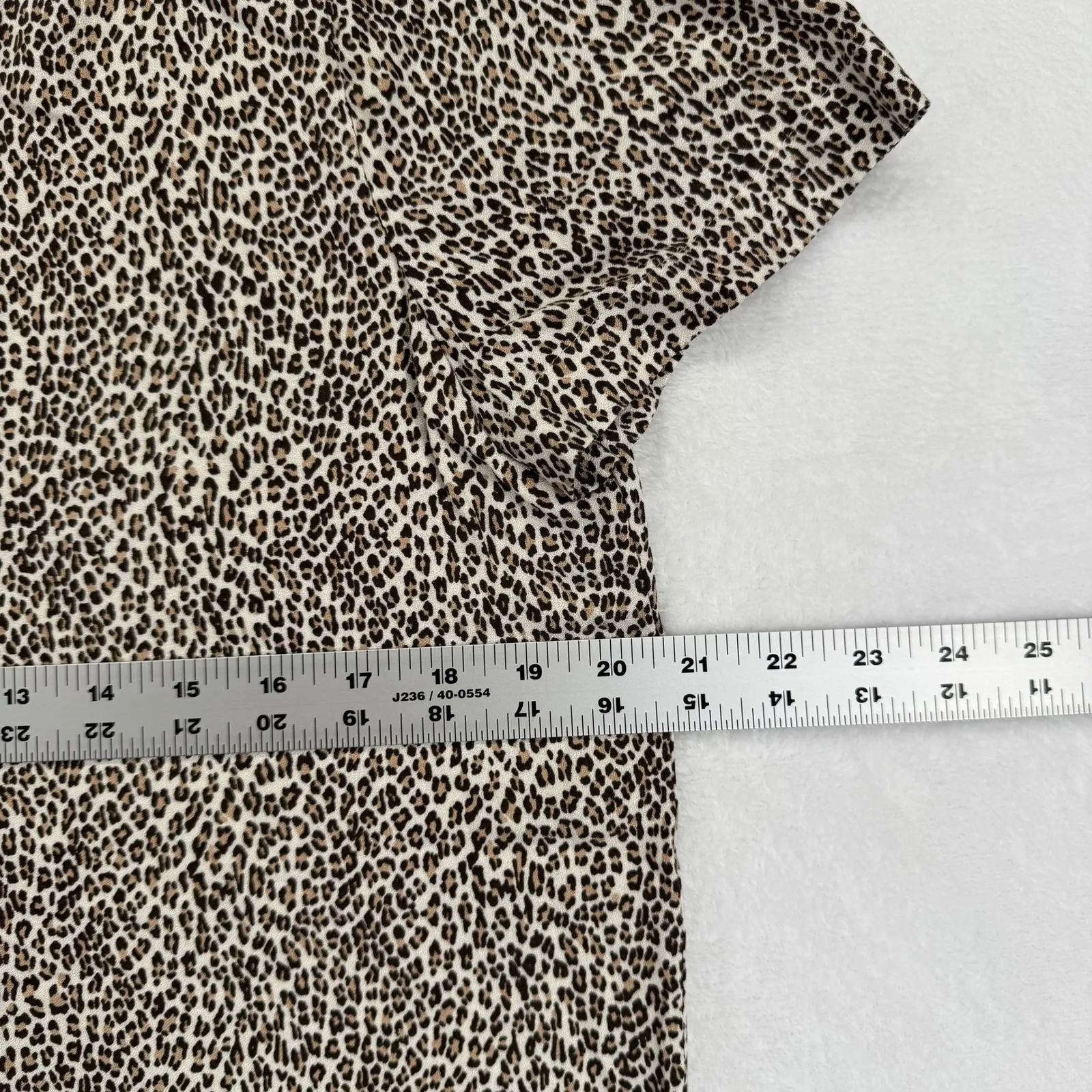 Jenni Kayne Leopard Print Viscose Shift Dress Womens Size M Short Sleeve Keyhole - Image 4