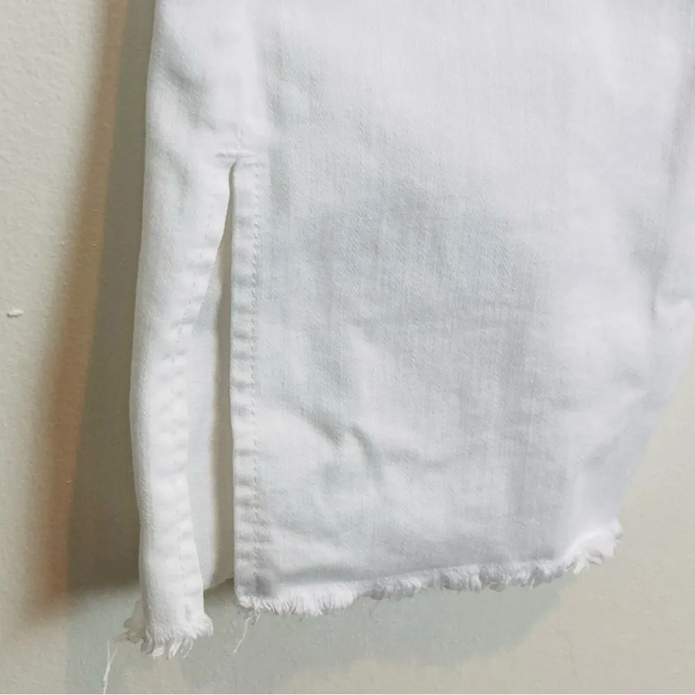 Abercrombie & Fitch ultra high rise kick flare white jeans. Size 2/26 - Image 4