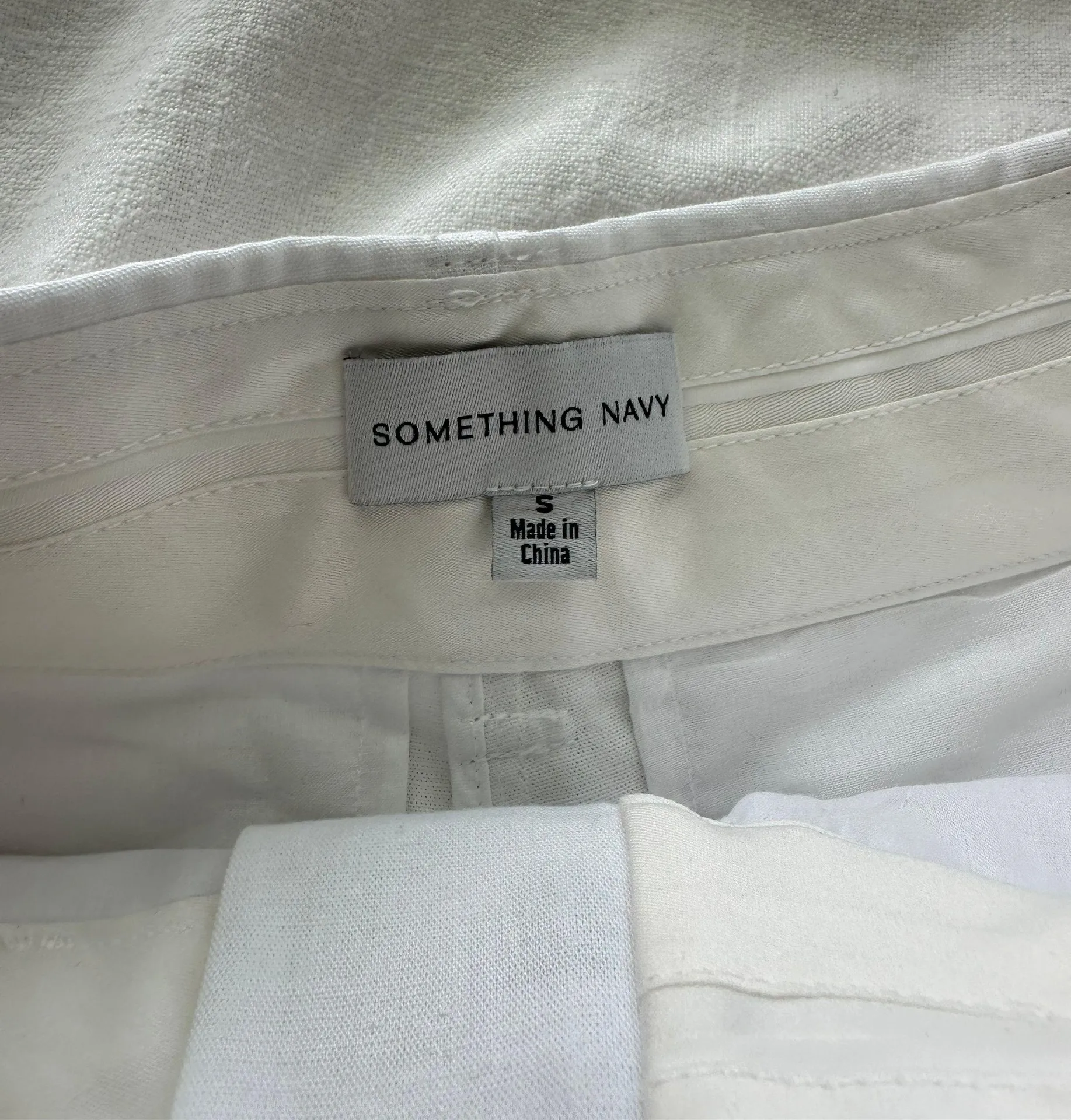 Something Navy Tailored Shorts In White - Image 6