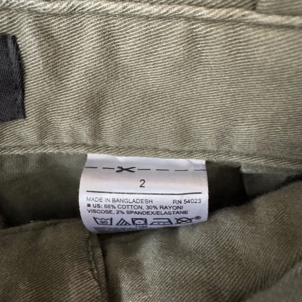 Banana Republic Olive Green Tie Belt Barrel Pant Size 2 - Image 4