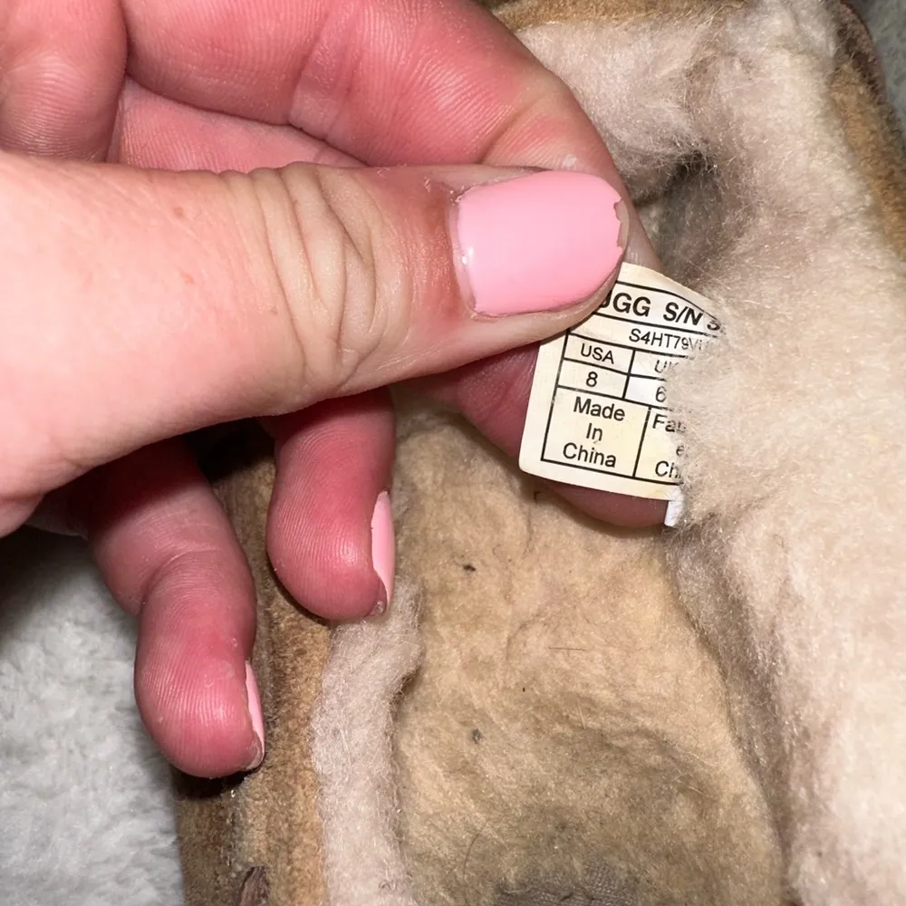 UGG  slippers - Image 4