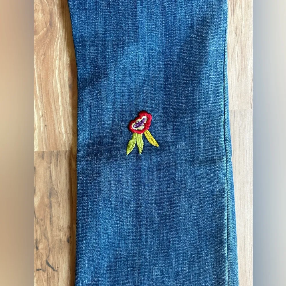 Y2k bootcut high waisted jeans floral detail Size 6 - Image 4