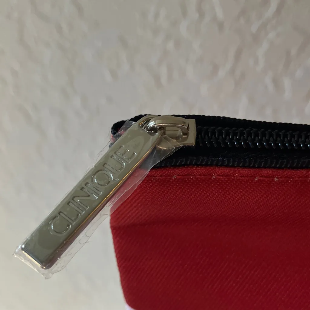 Clinique x Kate Spade: NWOT Red & Pink Cosmetic Bag - Image 3