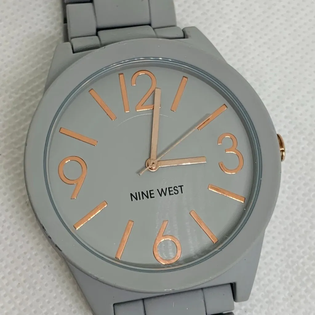Nine West gray tone 42mm quartz analog gold tone indices size 7” running - Image 3